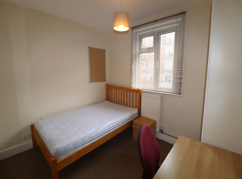 Pevensey Road (6 bed) – Eastbourne Student Lets
